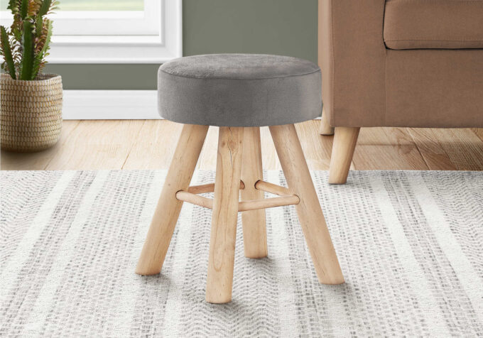 OTTOMAN - GREY VELVET / NATURAL WOOD LEGS