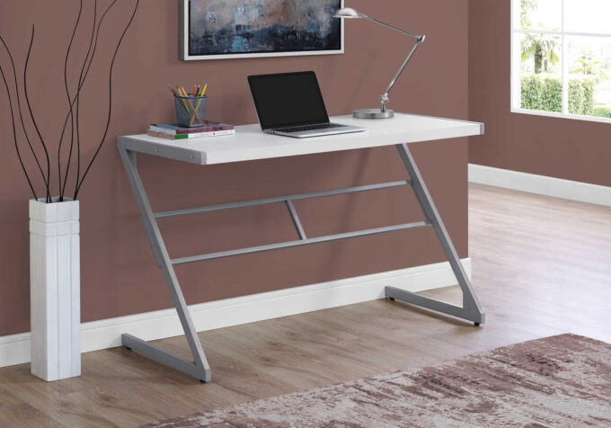 COMPUTER DESK - 48"L / WHITE / SILVER METAL