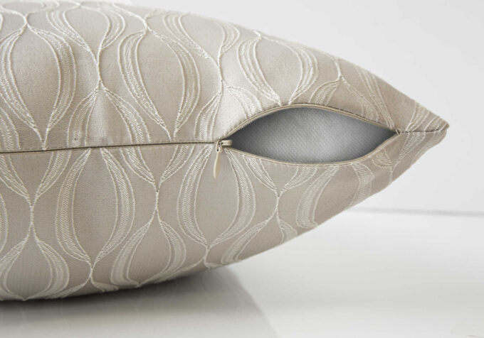 PILLOW - 18"X 18" / TAUPE WAVE PATTERN / 1PC - Image 4